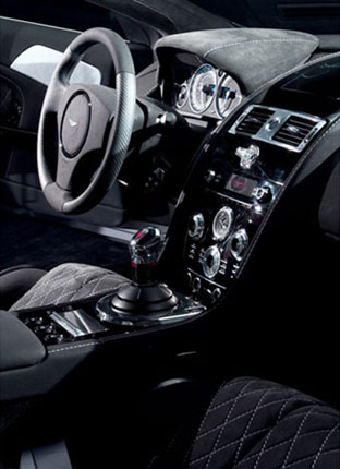 Aston_Martin_DBS_interior.jpg