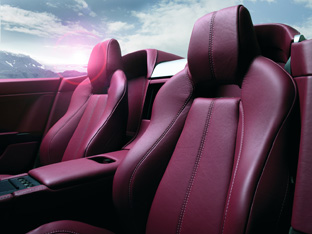 Aston Martin V8 Vantage Roadster seats