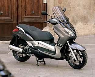 Yamaha XMAX 250