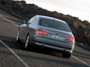 2007 BMW 335i 
        Coupe rear view