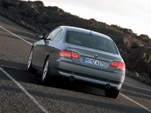 2007 BMW 335i 
        Coupe rear view