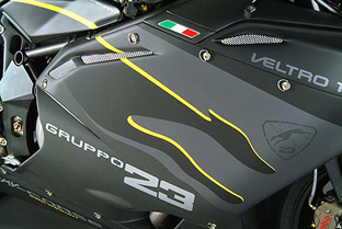 MV Agusta F4 1000 Veltro Strada close up