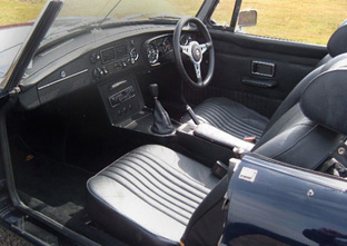 1972 MG MGB interior