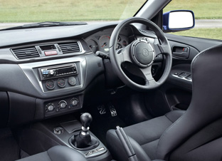 Mitsubishi Lancer Evolution IX FQ-360 interior