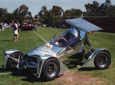 B.O.B Balanced-Over-Batteries Car