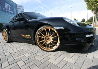 Roock Porsche 
                  911 Turbo RST 600 LM