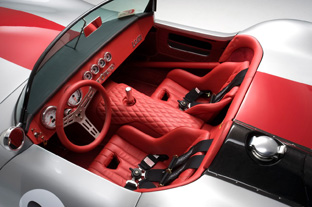 Lucra LC470 interior