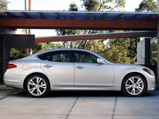 2011 Infiniti M