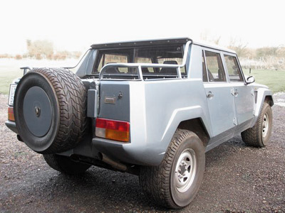 Lamborghini LM002 interior