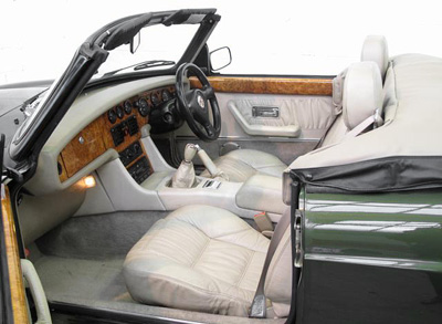 MG RV8 interior