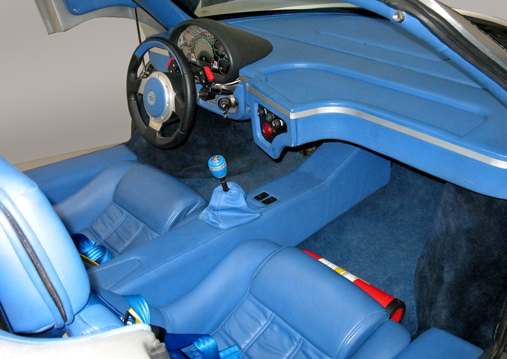 Covini C6W six wheel supercar interior