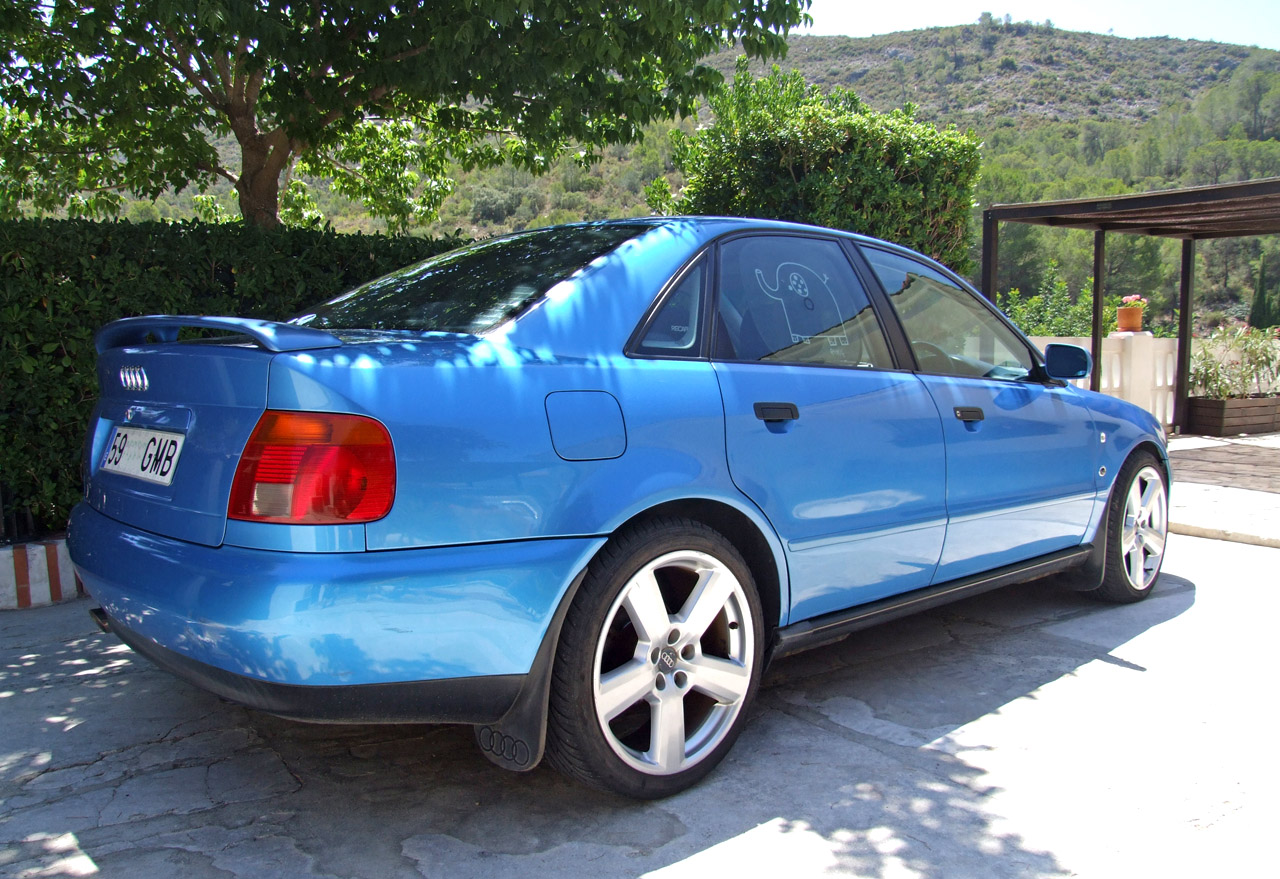 BMW 3Series (E46) vs Audi A4 (B5) Buyer's Guide Diseno