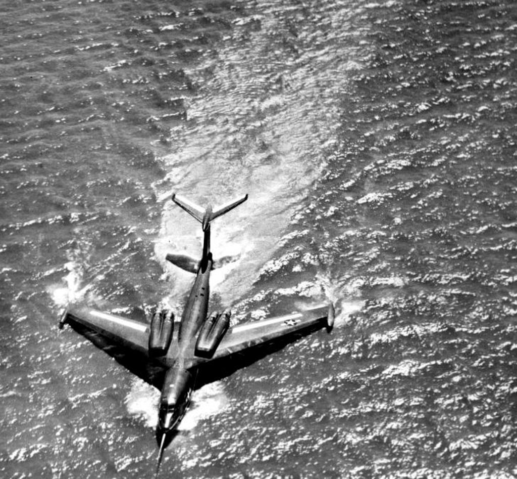 Martin P6M SeaMaster Strange Vehicles DisenoArt