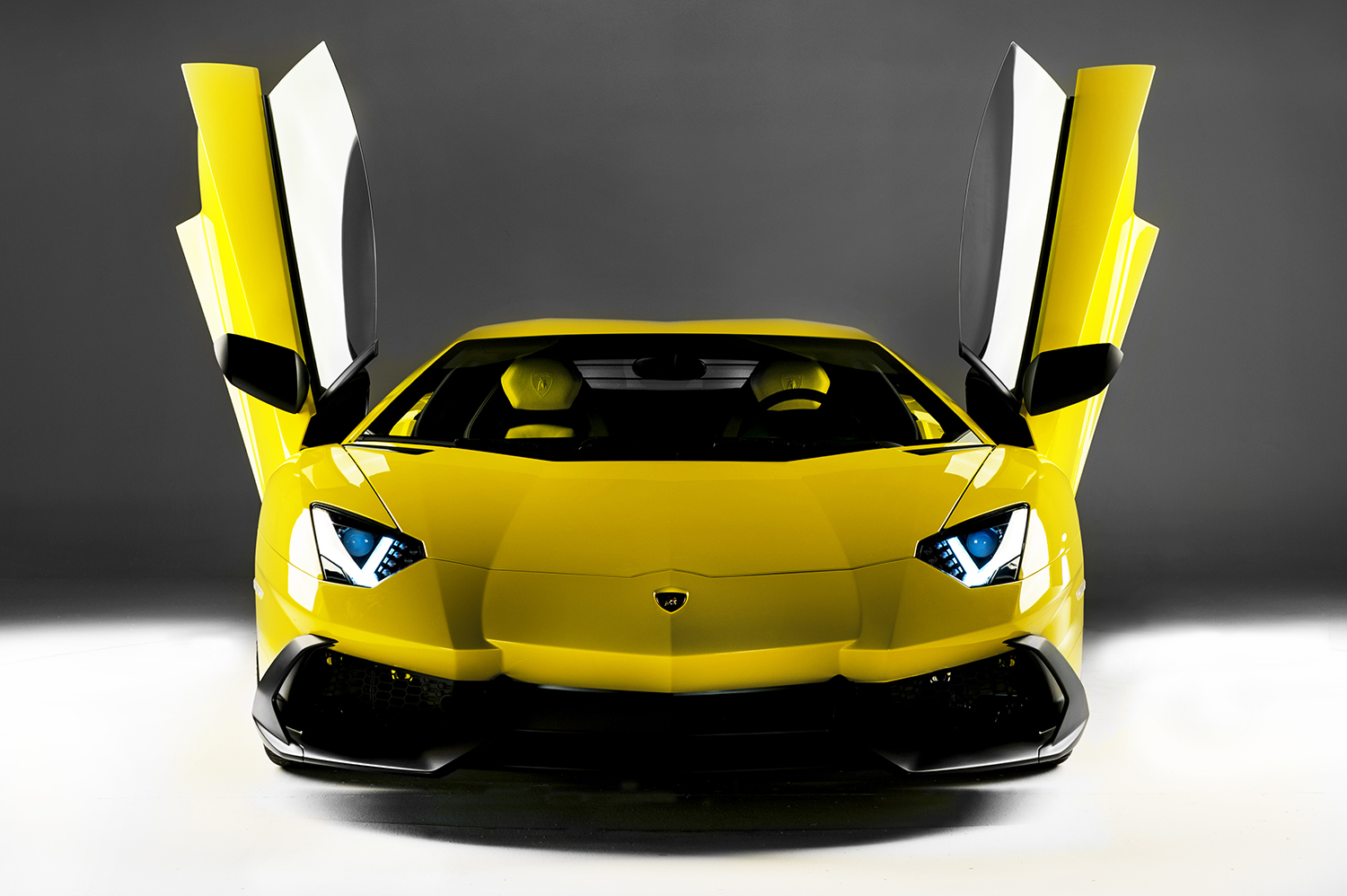 http://www.diseno-art.com/news_content/wp-content/uploads/2013/04/Lamborghini-Aventador-LP-720-4-50-Anniversario-6.jpg